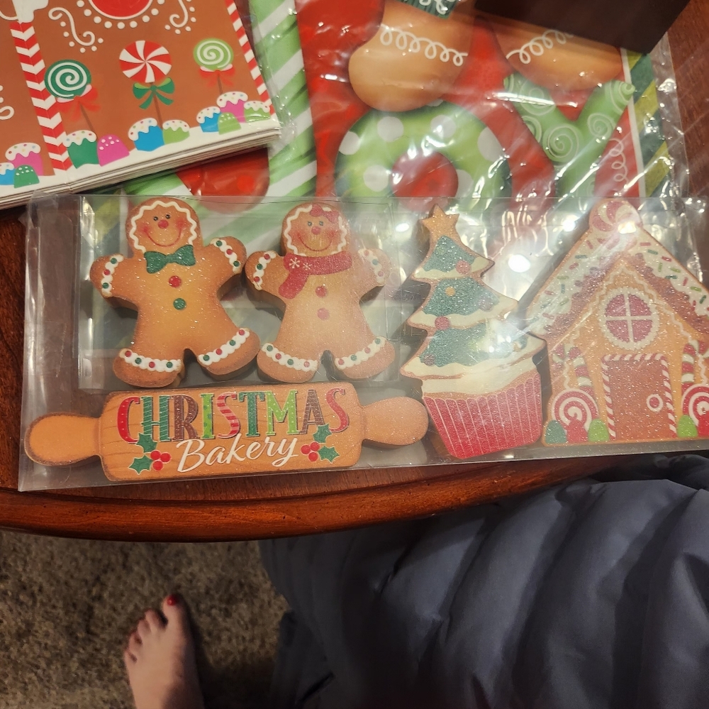 Gingerbread Decor Set - Picture 4 of 11